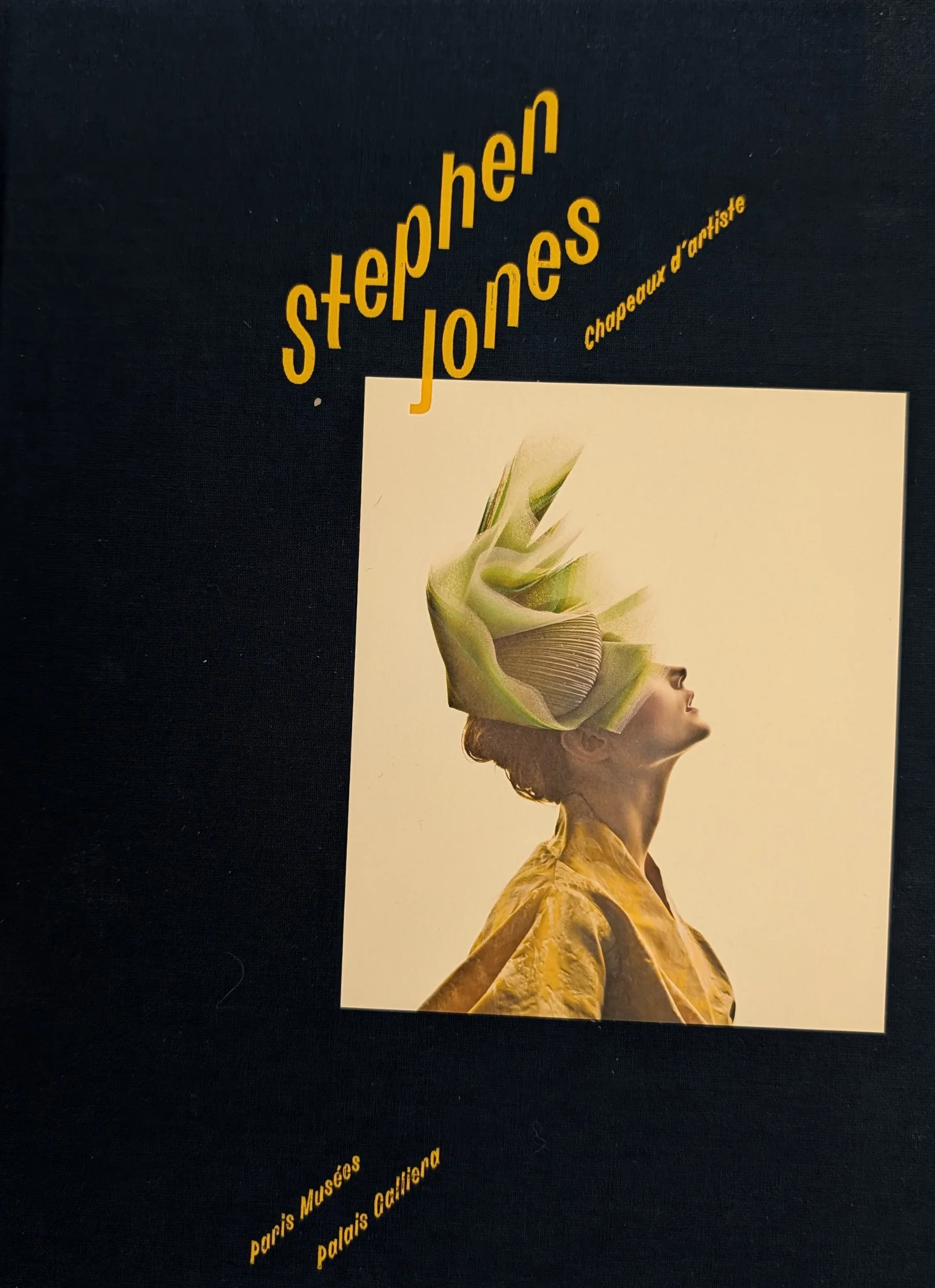 STEPHEN JONES, chapeaux d'artiste